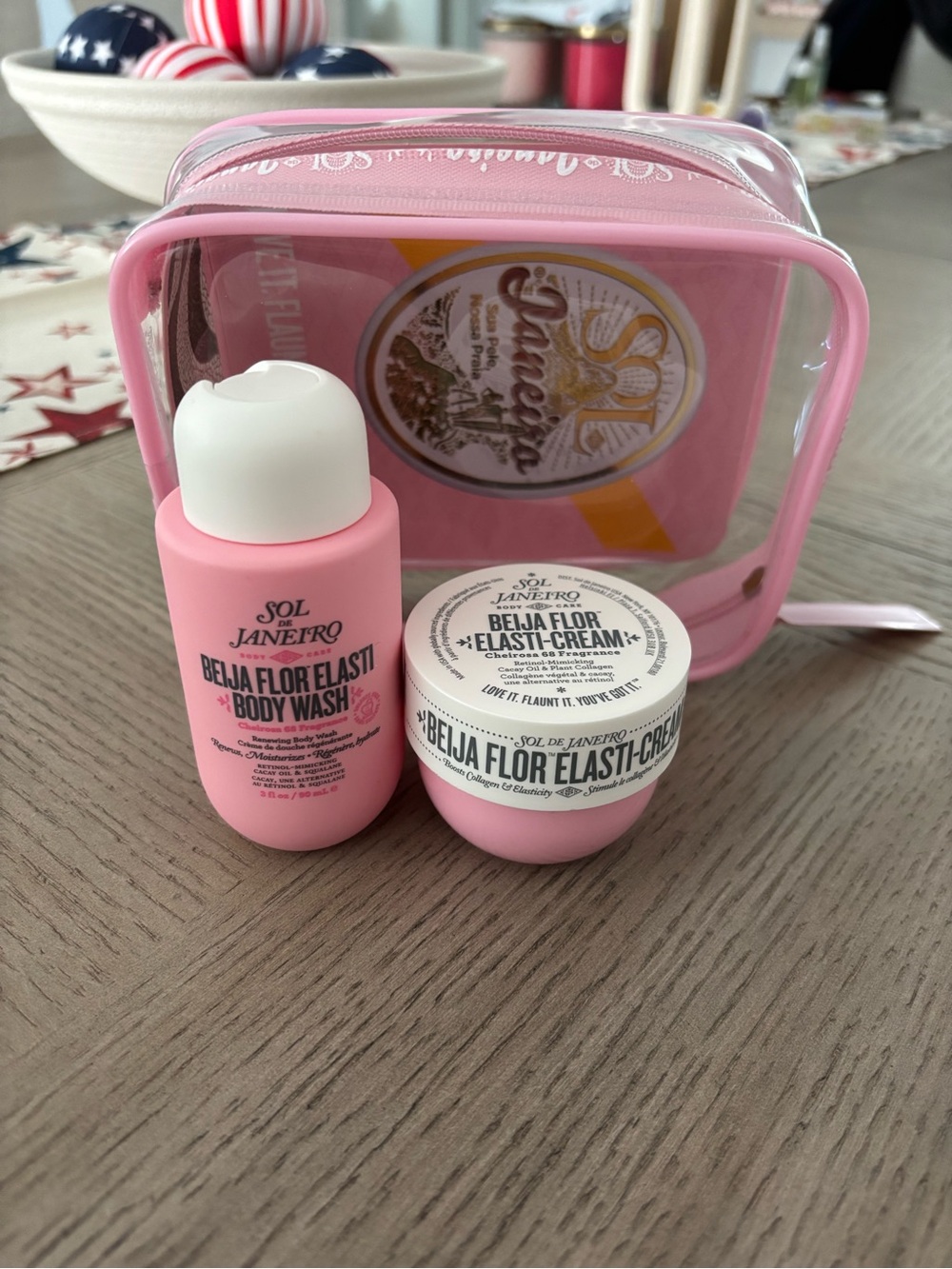 Sol de Janeiro Beija Flor Elasti-Cream in White Jar with Pink Accents